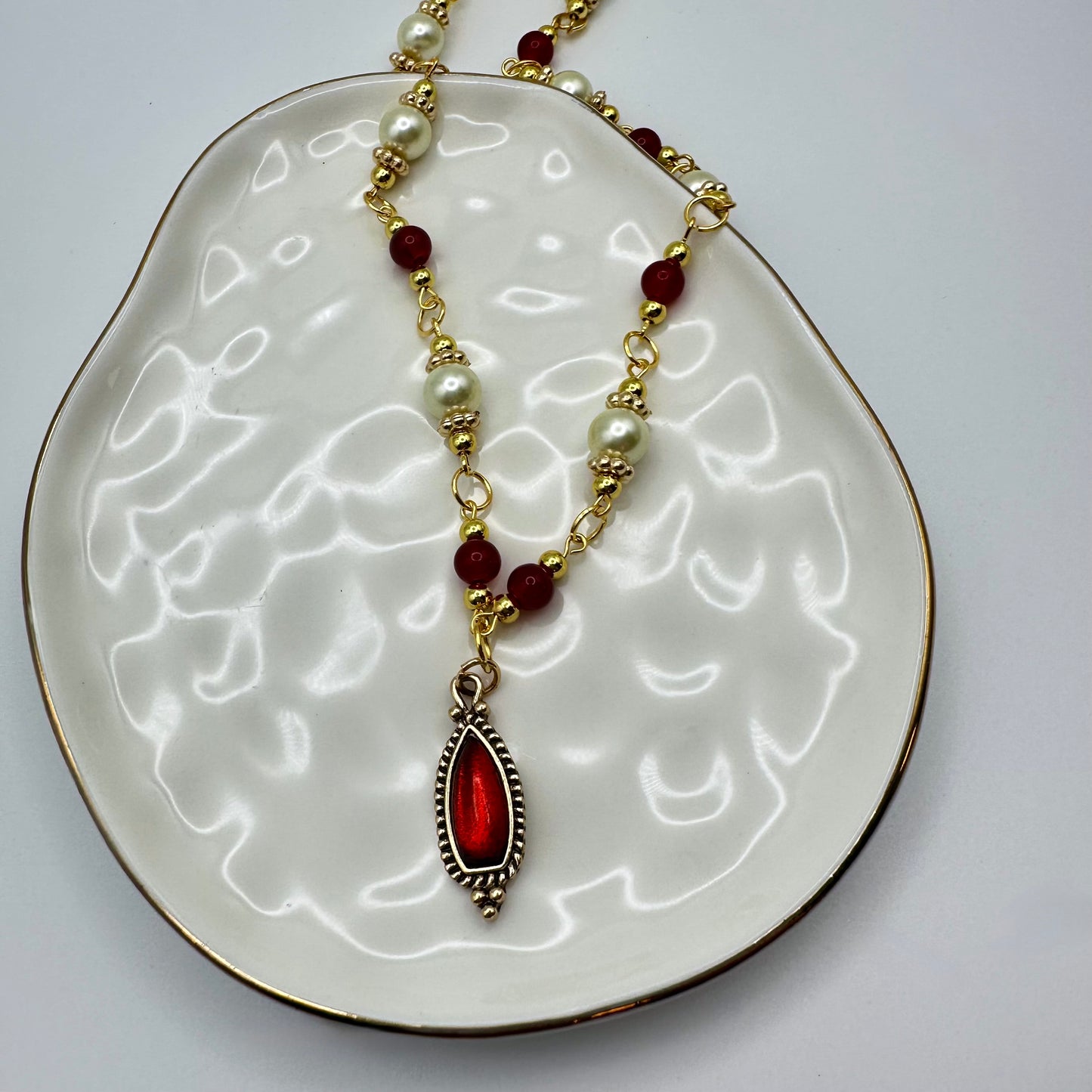 ❤️🔥 Crimson Charm Pearl Chain Necklace