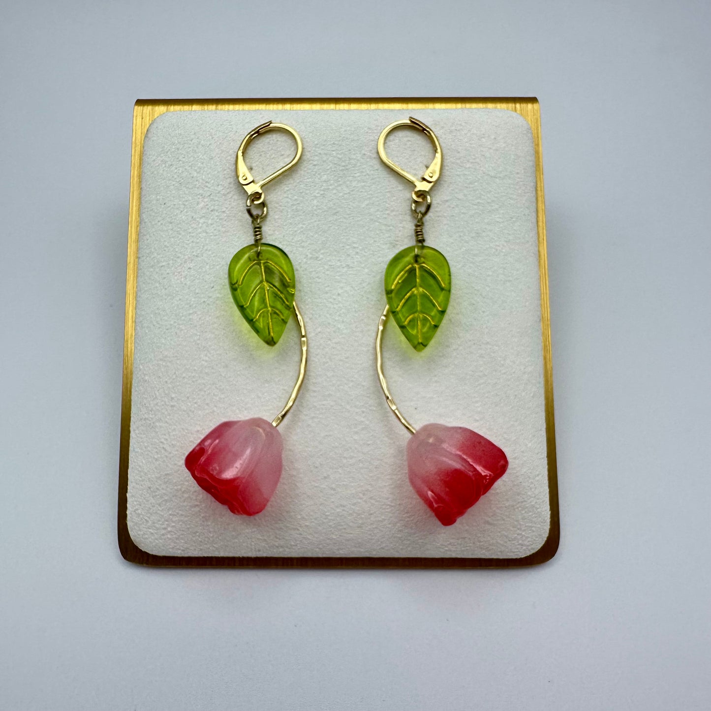 🌷 Tulip Swing Earrings