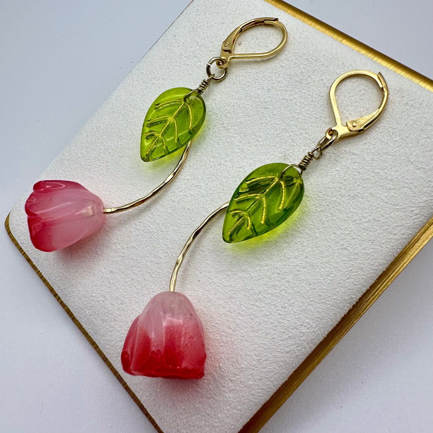 🌷 Tulip Swing Earrings