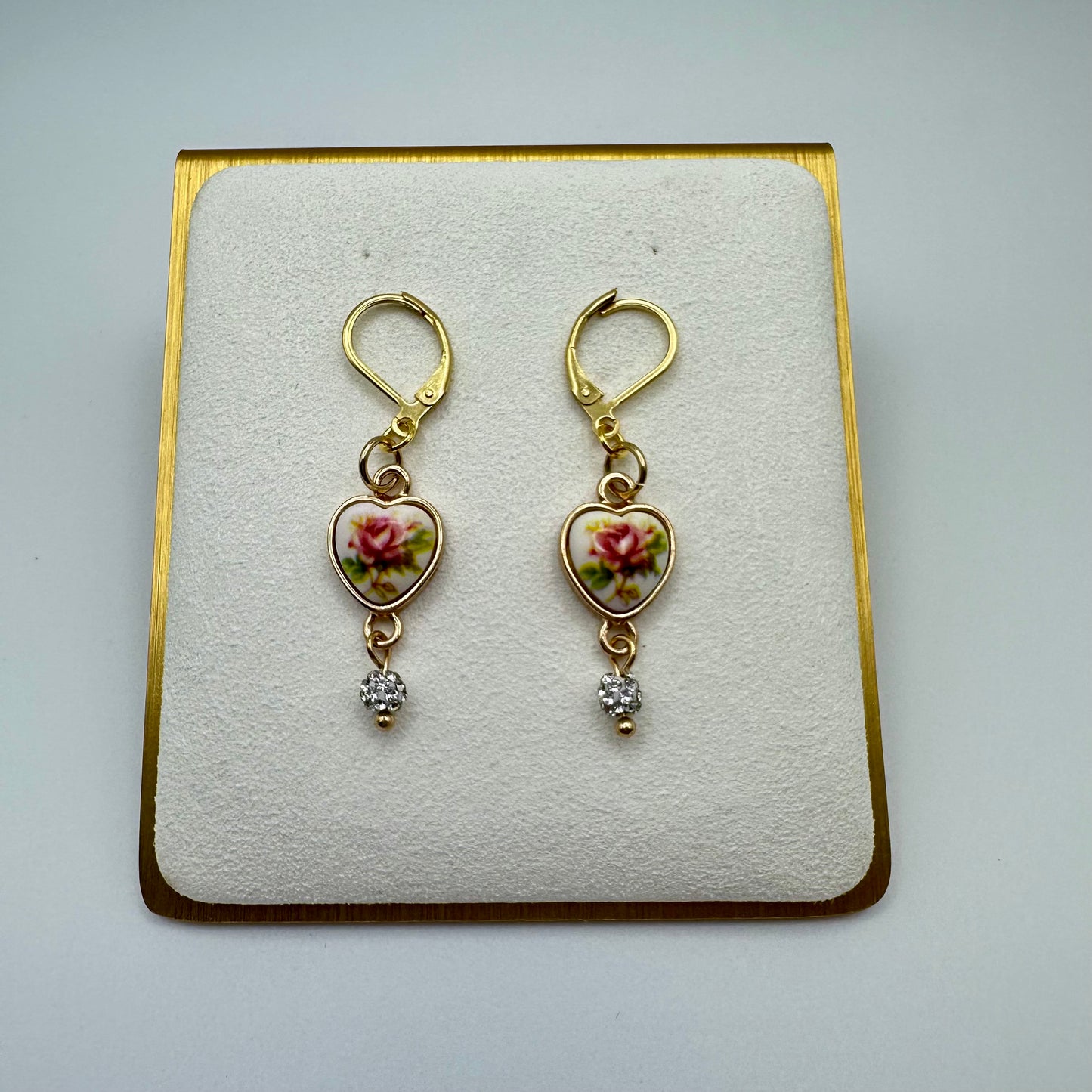 🌹 Cameo Rose Heart Earrings
