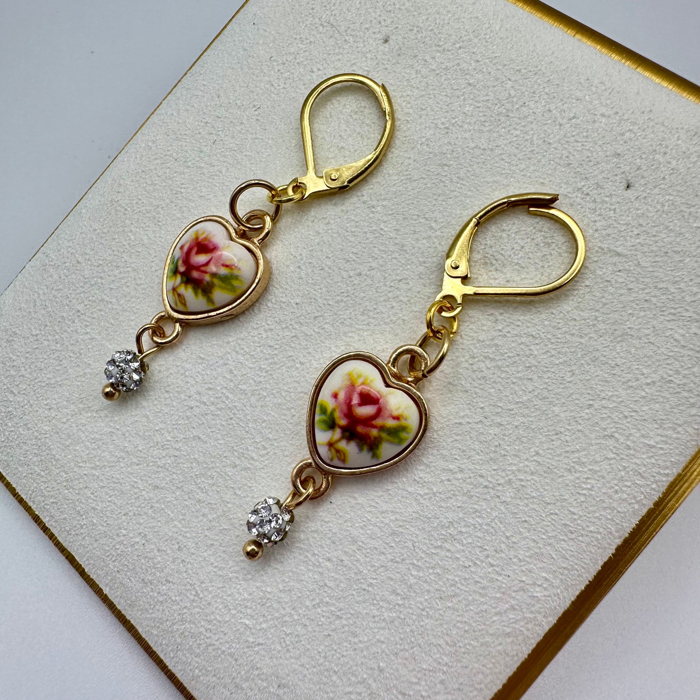 🌹 Cameo Rose Heart Earrings