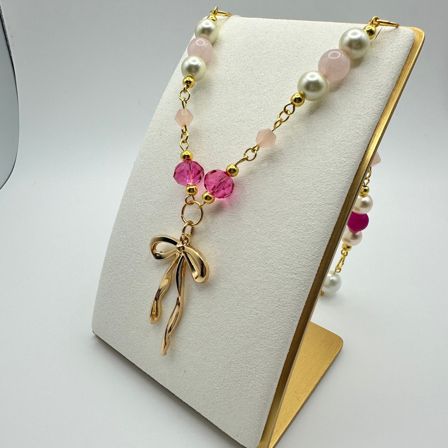 ๐ Ribboned Rose Beaded Necklace