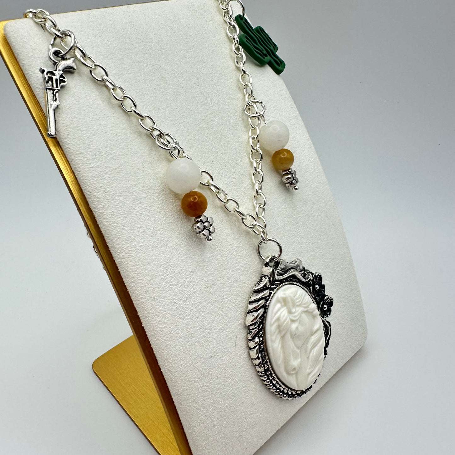π Desert Rosette Cameo Necklace