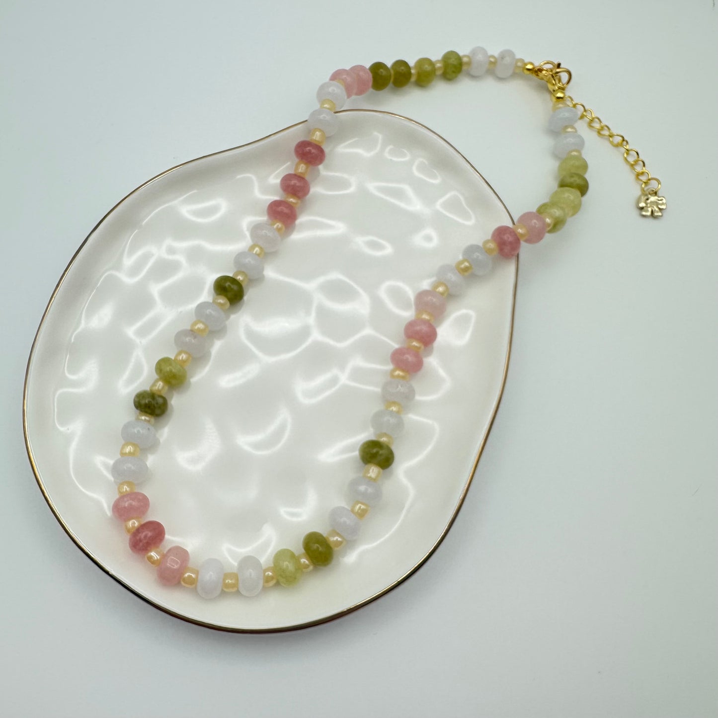 🌸 Garden Glimmer Strand Beaded Necklace