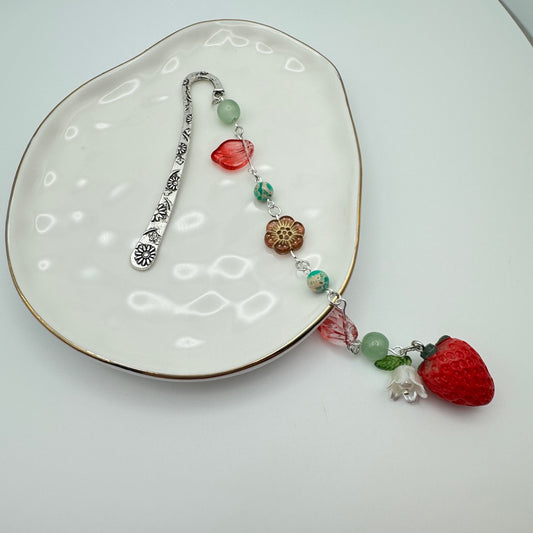 🍓 Berry Sweet Chapter Charm Beaded Bookmark