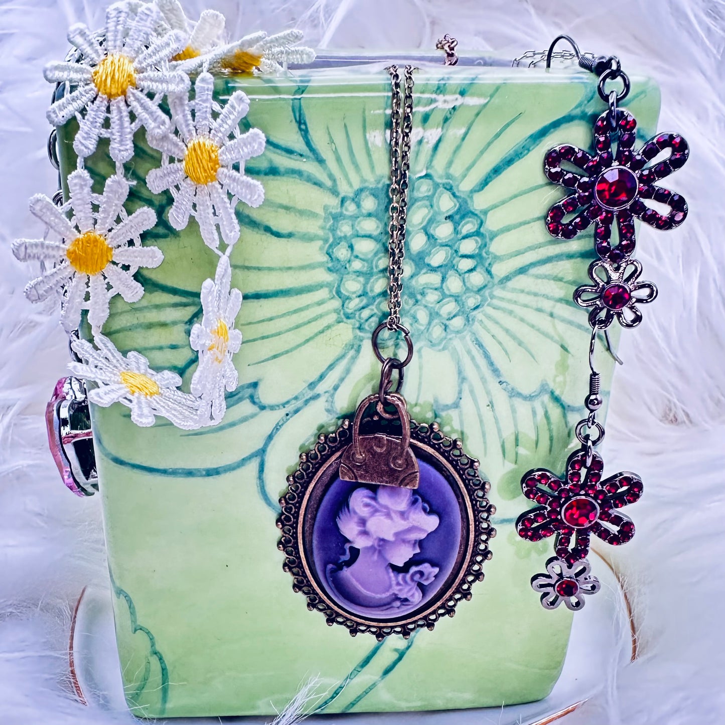 Wild Daisy Dream Mystery Jewelry Jar β Retro Bloom Theme