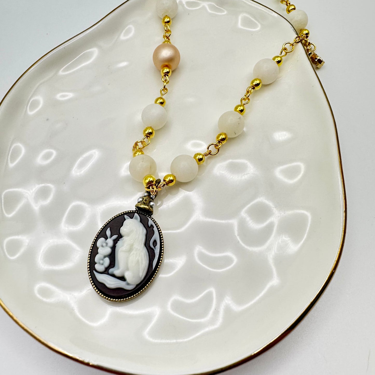 🐾 Soft Whisker Whimsy Cameo Necklace