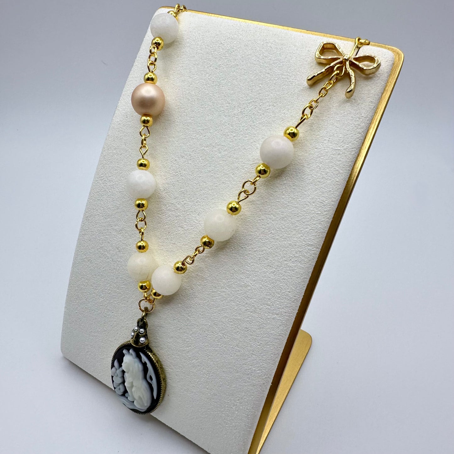 🐾 Soft Whisker Whimsy Cameo Necklace