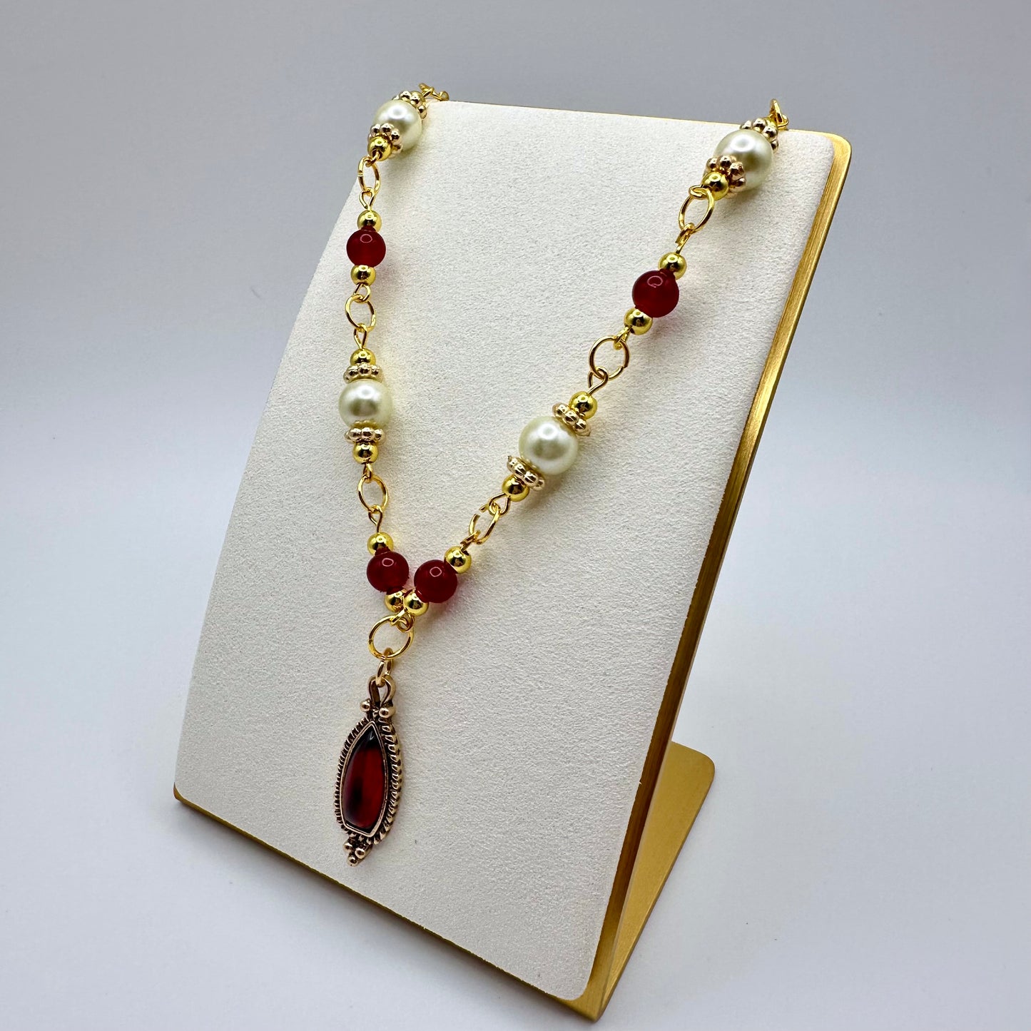 ❤️‍🔥 Crimson Charm Pearl Chain Necklace