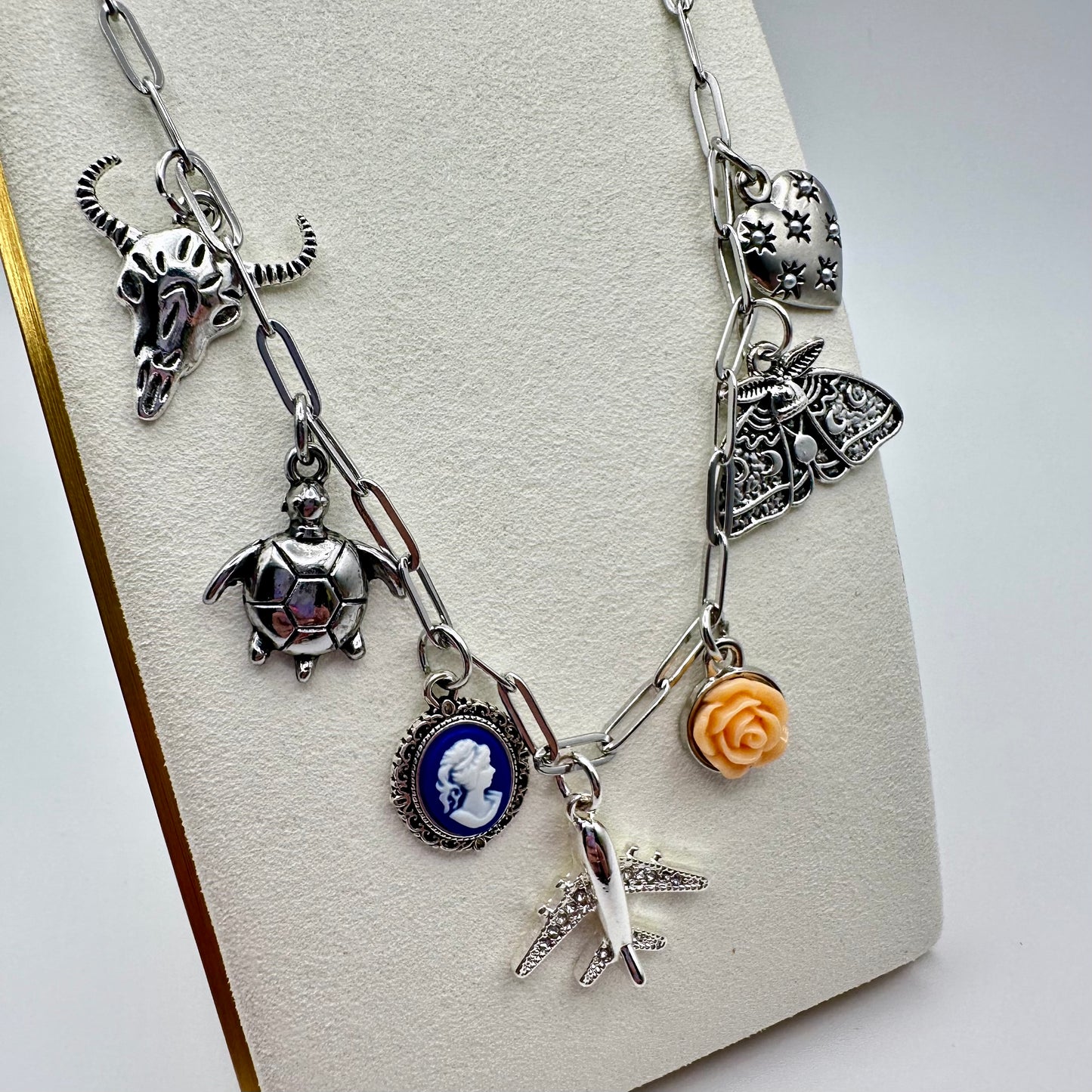 🖤 Wanderveil Charm Necklace