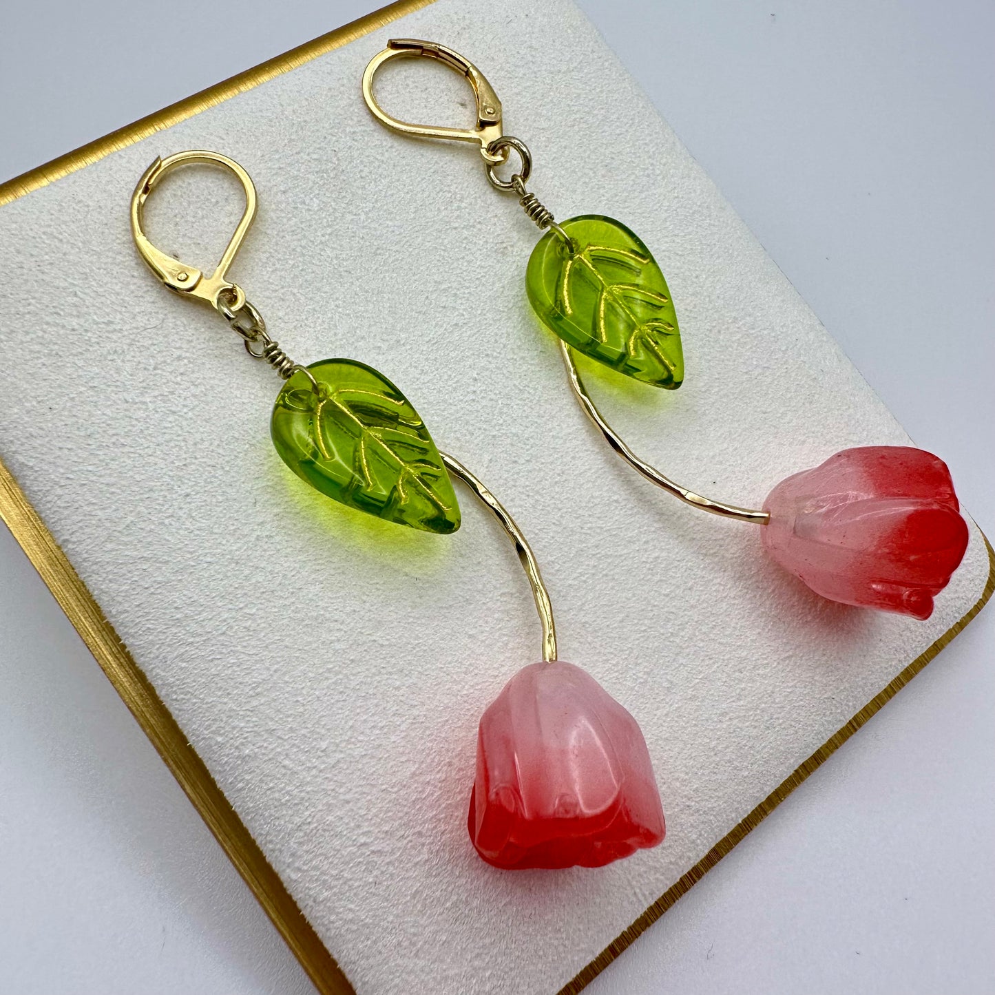 🌷 Tulip Swing Earrings