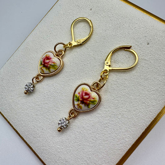 🌹 Cameo Rose Heart Earrings