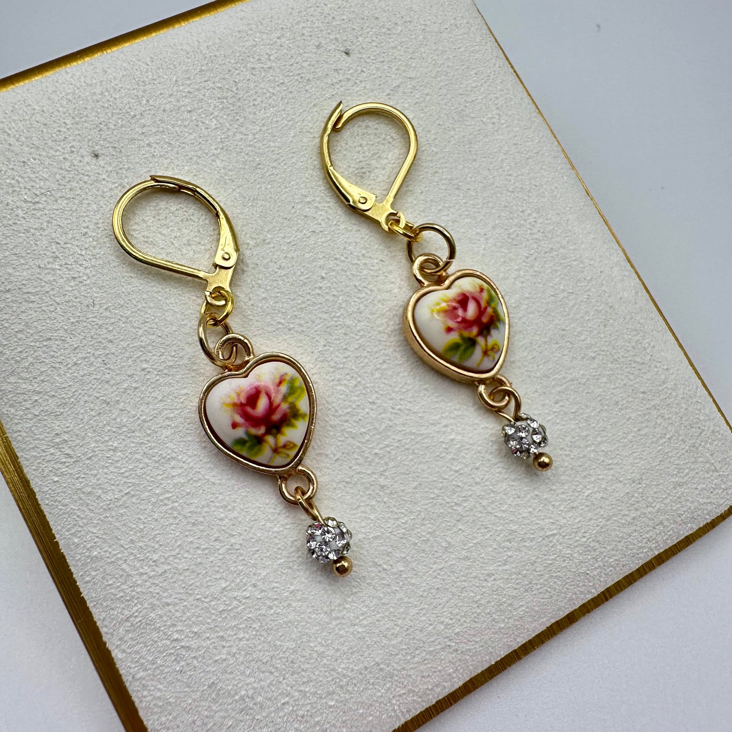 🌹 Cameo Rose Heart Earrings