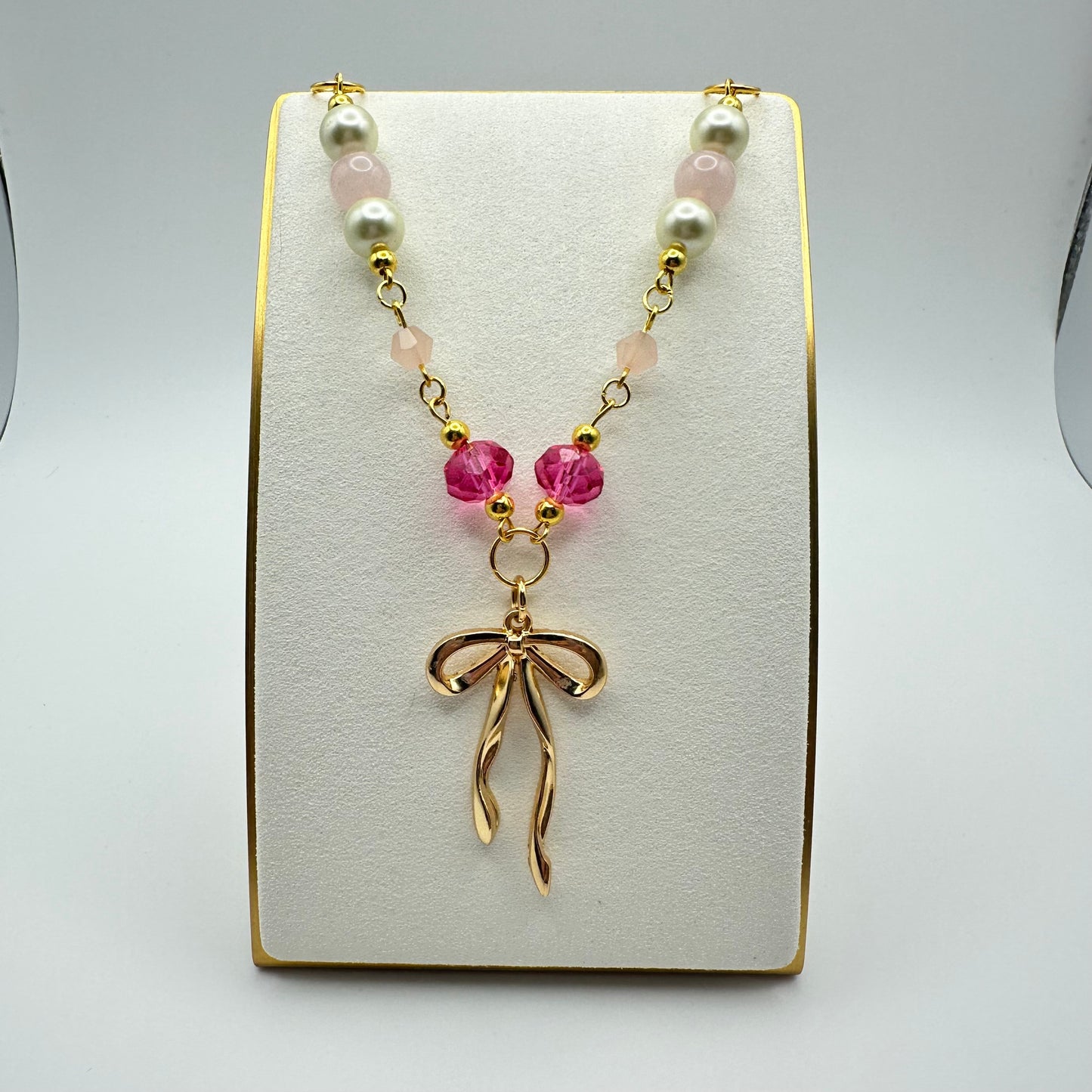 🎀 Ribboned Rose Beaded Necklace