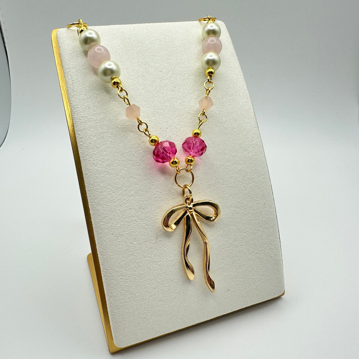 🎀 Ribboned Rose Beaded Necklace