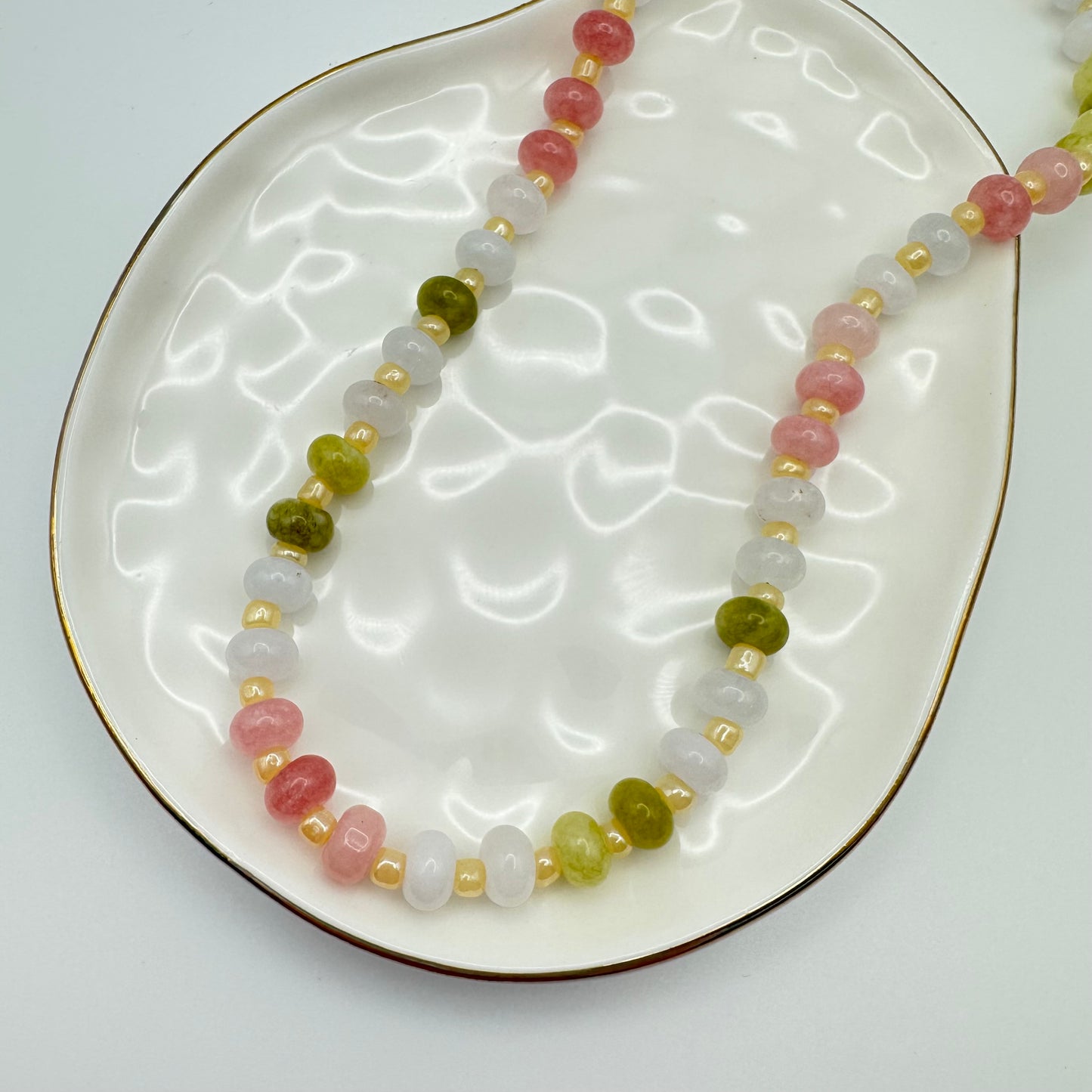 🌸 Garden Glimmer Strand Beaded Necklace