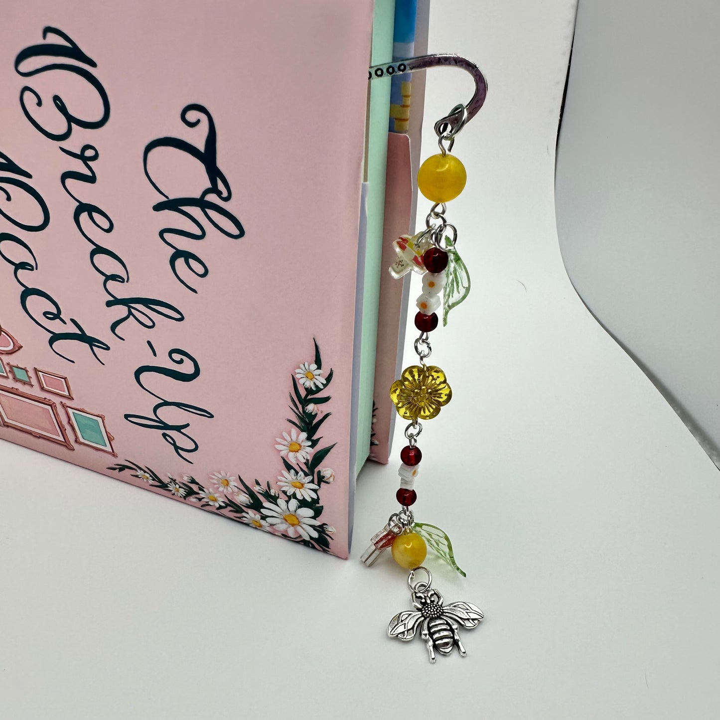 🐝 Golden Nectar Bloom Beaded Bookmark