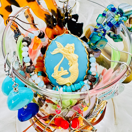 Paradise Petals Mystery Jewelry Jar – Tropical Bloom Theme