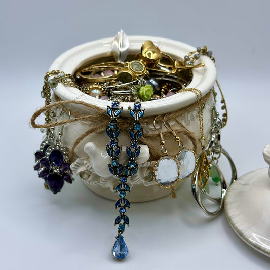 🕊️ The Enchanted Cottages Collection: Dove’s Nest Cottage Mystery Jewelry Jar